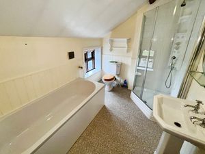 Family bathroom- click for photo gallery